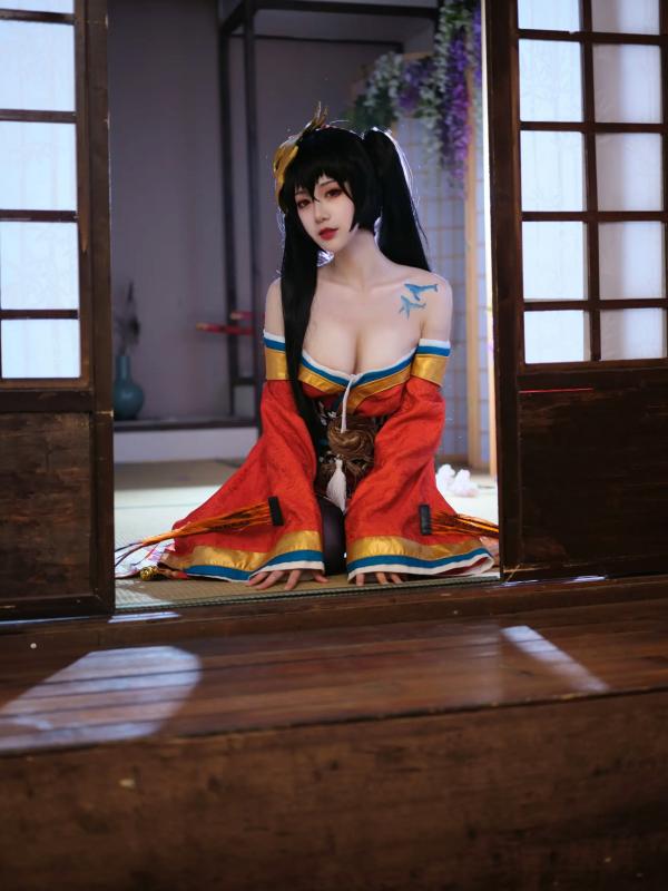    一米八的大梨子 - 碧蓝航线大凤和服角色扮演，唯美樱花与精致日式私房照，展现极致傲人曲线 [31P]第26张图片