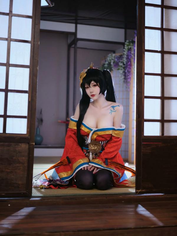    一米八的大梨子 - 碧蓝航线大凤和服角色扮演，唯美樱花与精致日式私房照，展现极致傲人曲线 [31P]第27张图片