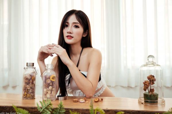    Gogo - 唯美蕾丝内衣棚拍，清新诱惑与精致头纱的梦幻写真 [175P]第11张图片
