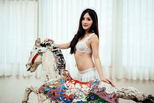    Gogo - 唯美蕾丝内衣棚拍，清新诱惑与精致头纱的梦幻写真 [175P]第76张图片