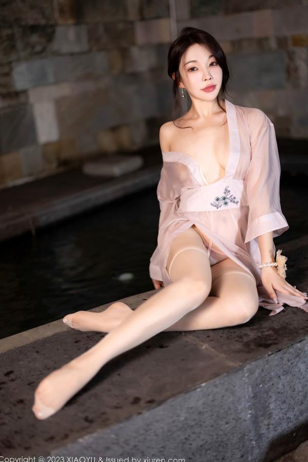 徐莉芝Booty 陈芝  XiaoYu语画界-1076-徐莉芝：浅粉透视和服湿身诱惑，慵懒私房照展现极致气质第45张图片