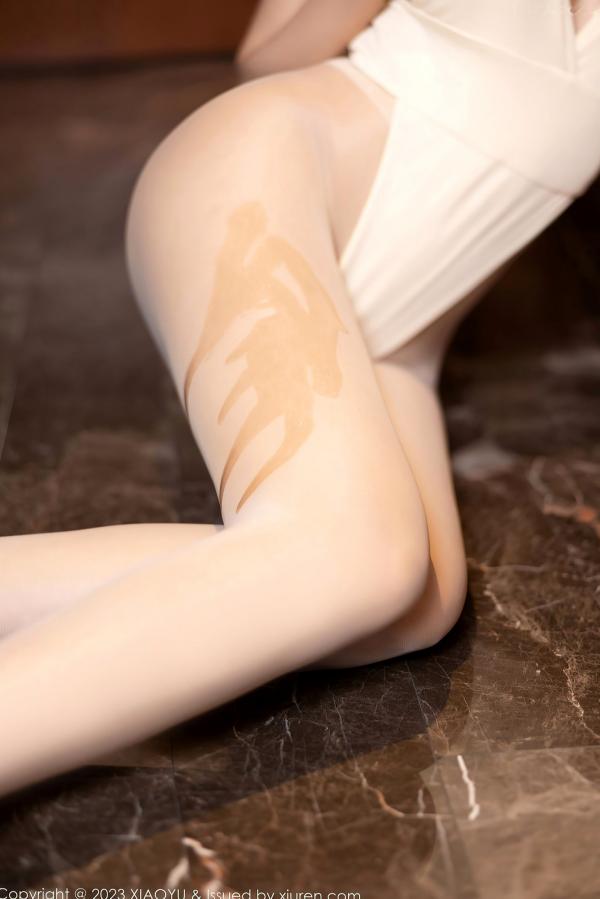 王馨瑶   XiaoYu语画界-1072期：王馨瑶yanni贵州极品旅拍，乳白色高叉晚礼服绝美身姿，肉色丝袜极致诱惑，气质冷艳女神性感私房写真第56张图片