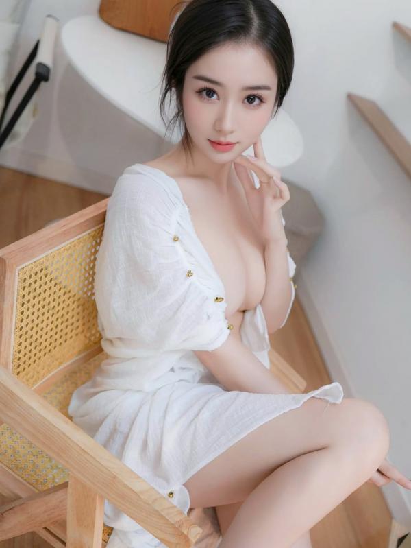    楠芝 - 清纯画家白色长裙私房照，展现极致性感诱惑身材，气质女神演绎艺术与美的碰撞 [84P]第36张图片