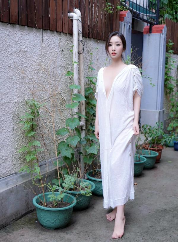    楠芝 - 清纯画家白色长裙私房照，展现极致性感诱惑身材，气质女神演绎艺术与美的碰撞 [84P]第60张图片