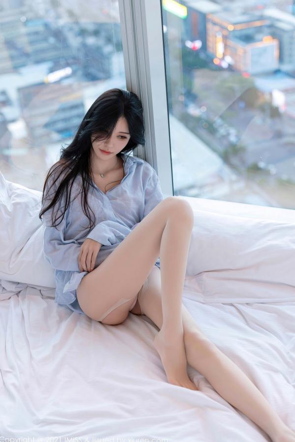   IMiss爱蜜社 泥鳅鳅：清爽浅蓝衬衫搭配粉色蕾丝内衣，极品诱惑私房写真，邻家女孩纯欲风格第14张图片