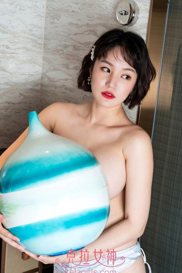    KelaGirls克拉女神宋黛-《蜜汁香桃》私房卧室唯美写真，清纯短发极致诱惑，居家感十足的浴巾与内衣视觉盛宴第16张图片