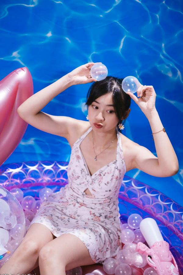    若颖 - 清新碎花泳池写真，元气少女梦幻球池大片 [109P]第20张图片