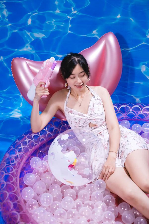    若颖 - 清新碎花泳池写真，元气少女梦幻球池大片 [109P]第40张图片