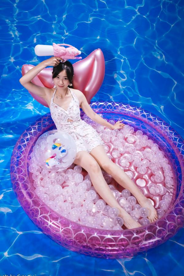    若颖 - 清新碎花泳池写真，元气少女梦幻球池大片 [109P]第51张图片