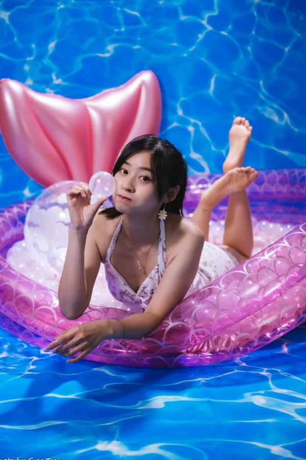    若颖 - 清新碎花泳池写真，元气少女梦幻球池大片 [109P]第62张图片