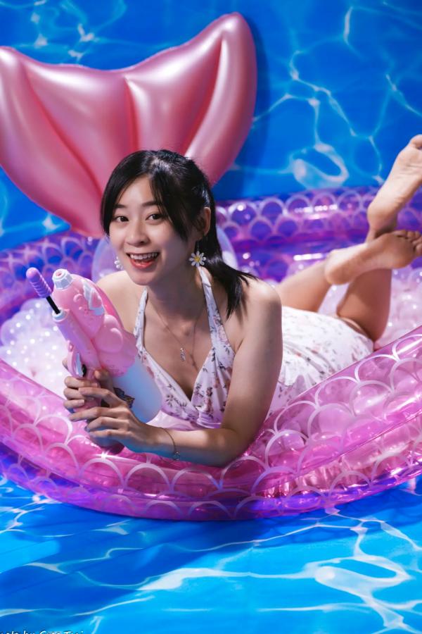    若颖 - 清新碎花泳池写真，元气少女梦幻球池大片 [109P]第63张图片