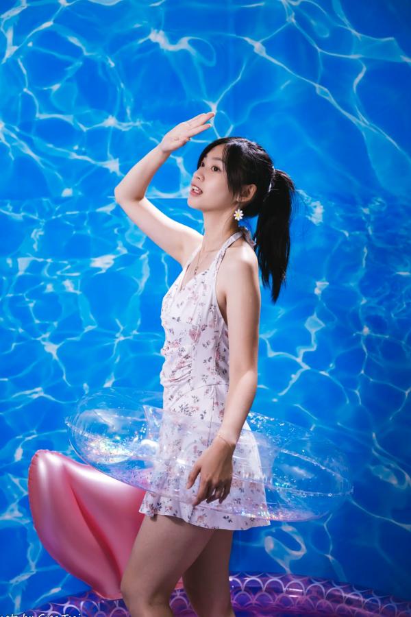    若颖 - 清新碎花泳池写真，元气少女梦幻球池大片 [109P]第77张图片