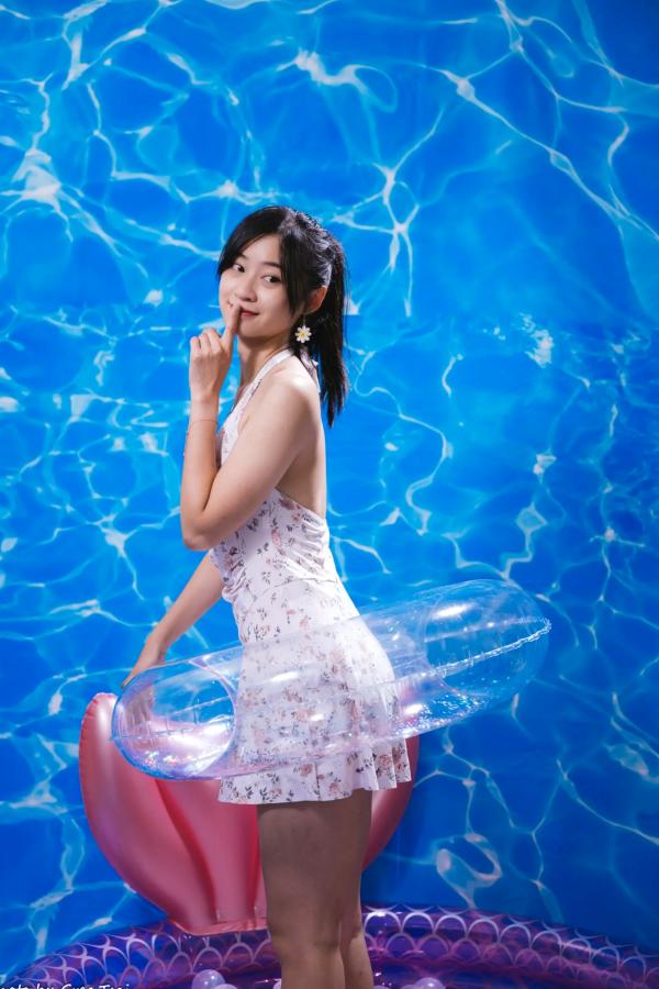    若颖 - 清新碎花泳池写真，元气少女梦幻球池大片 [109P]第78张图片
