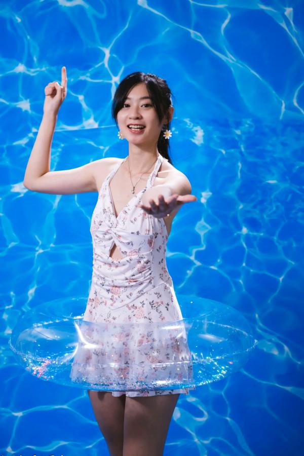    若颖 - 清新碎花泳池写真，元气少女梦幻球池大片 [109P]第85张图片
