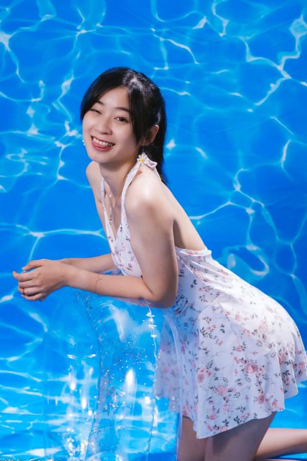    若颖 - 清新碎花泳池写真，元气少女梦幻球池大片 [109P]第88张图片
