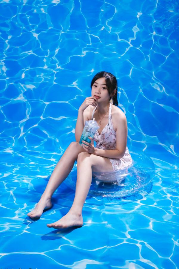    若颖 - 清新碎花泳池写真，元气少女梦幻球池大片 [109P]第100张图片