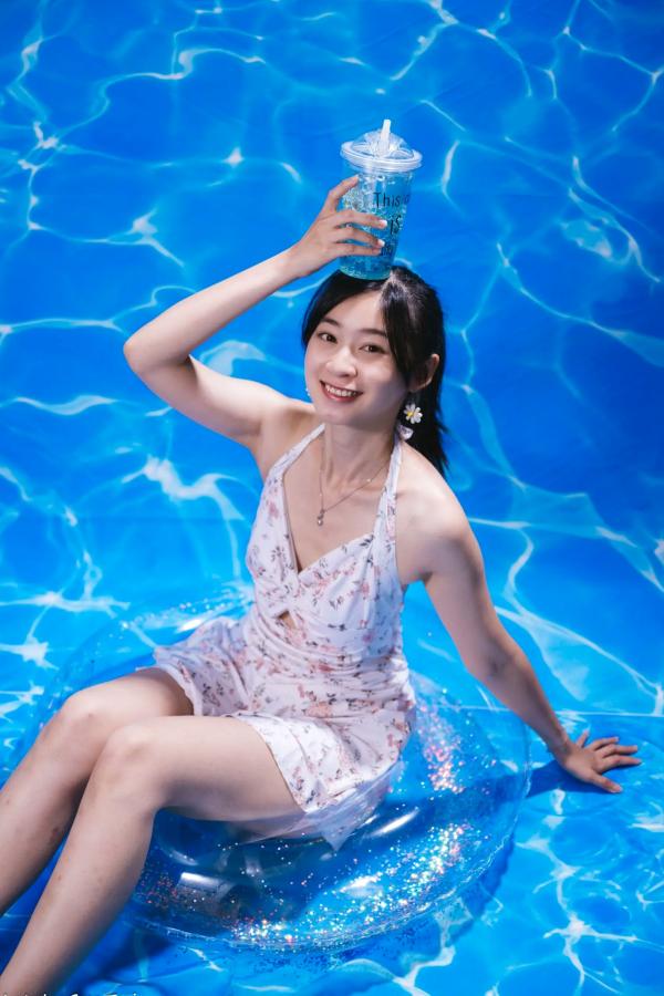    若颖 - 清新碎花泳池写真，元气少女梦幻球池大片 [109P]第102张图片