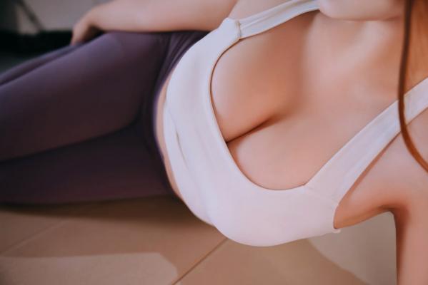    Cosplay日奈娇 - 瑜伽训练主题私房写真，演绎极致诱惑与角色扮演美学，呈现迷人身姿与大胆视觉盛宴第10张图片