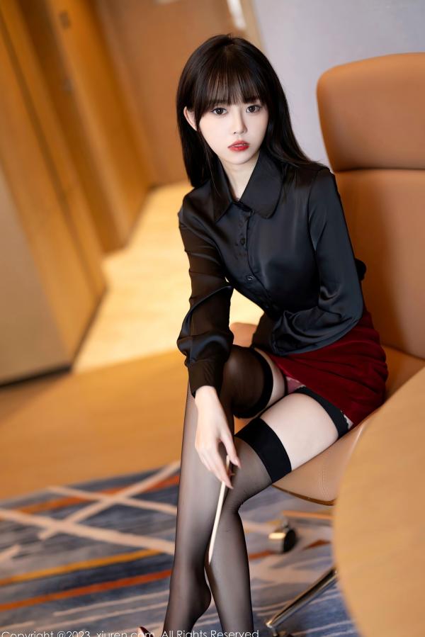    语画界1063-奶瓶：极致黑丝红短裙诱惑私房照，红蕾丝内衣展现成熟性感魅力第18张图片