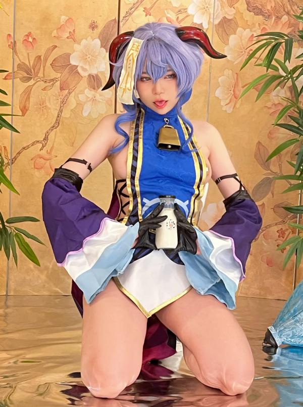    ZinieQ - 甘雨僵尸装Cosplay 私房写真 性感女神高颜值大尺度福利合集 [39P]第34张图片