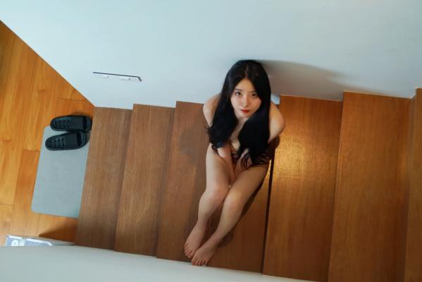    极品模特Yeolmu私房写真：红色比基尼与骨感美学，清纯容颜下的极致诱惑时刻第64张图片