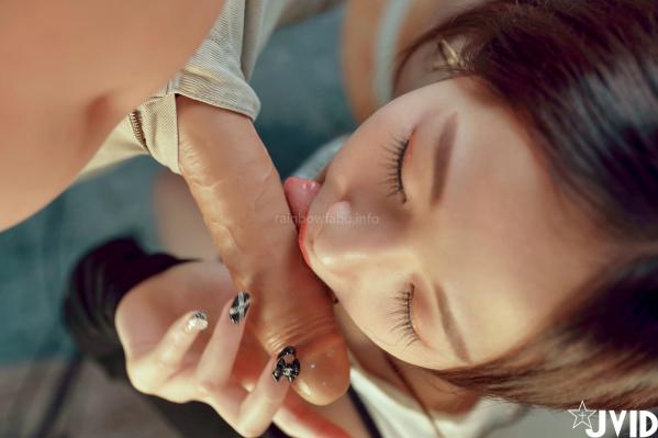    JVID婕咪大尺度私房写真：娇艳欲滴诱惑瞬间，极致紧致的亲密互动与火辣身材展示第101张图片