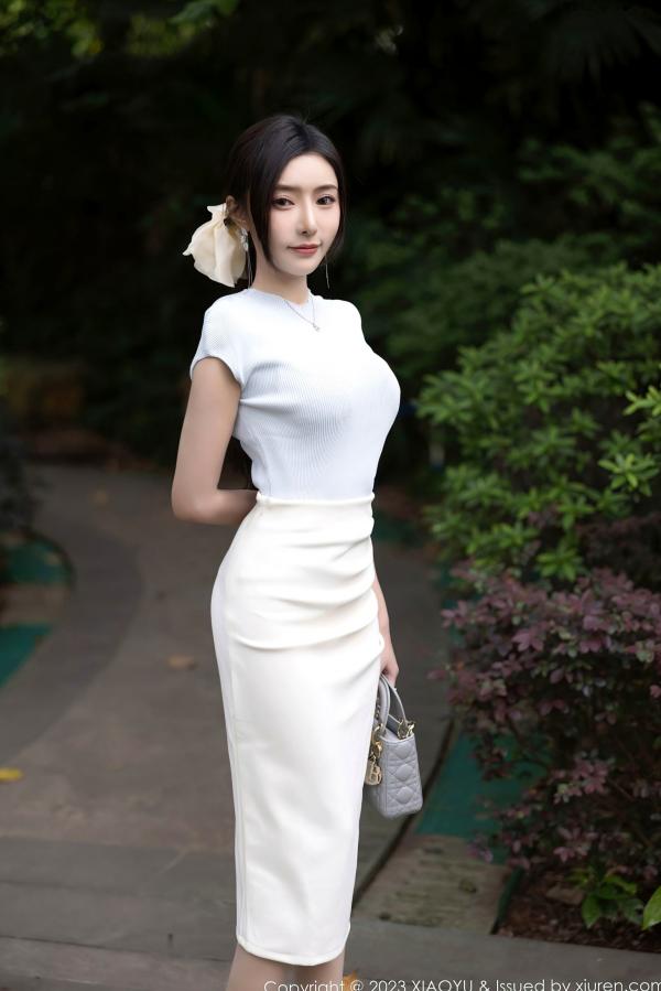 王馨瑶   王馨瑶Yanni居家私房大片，精美针织上衣搭配诱人内衣丝袜，展现极致妩媚气质，迷人曲线尽显诱惑魅力第7张图片