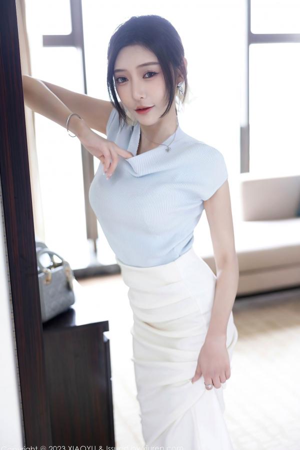 王馨瑶   王馨瑶Yanni居家私房大片，精美针织上衣搭配诱人内衣丝袜，展现极致妩媚气质，迷人曲线尽显诱惑魅力第22张图片