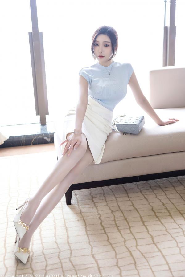 王馨瑶   王馨瑶Yanni居家私房大片，精美针织上衣搭配诱人内衣丝袜，展现极致妩媚气质，迷人曲线尽显诱惑魅力第27张图片