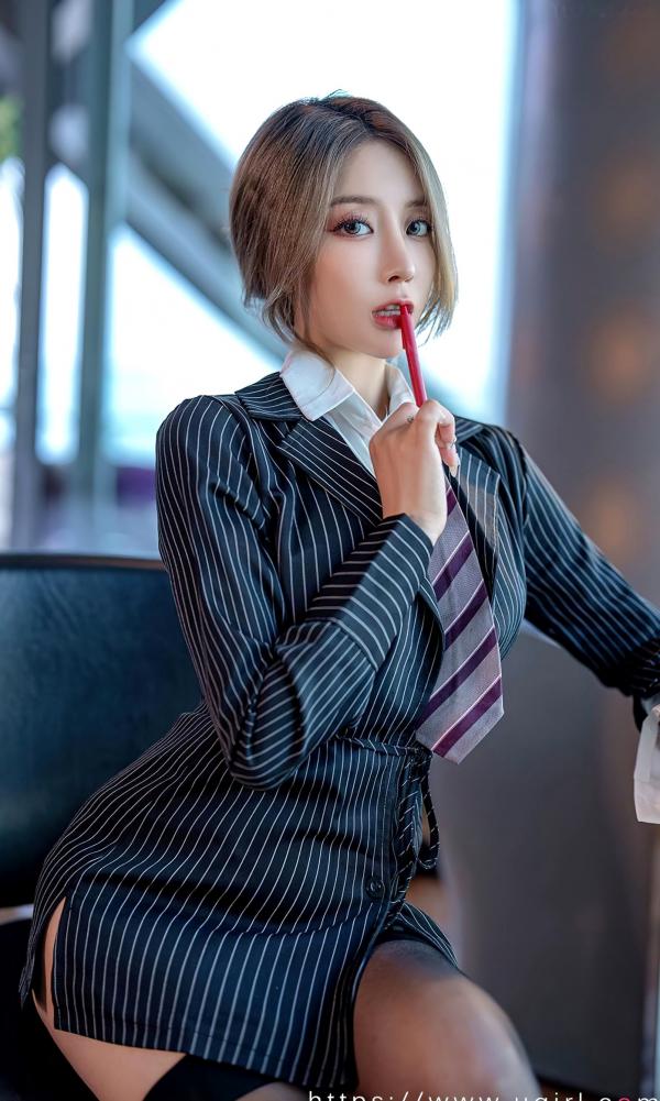    UGirlsApp尤果圈-2702-筱慧-《职场OL诱惑：西装配黑丝》办公室制服风情写真第6张图片