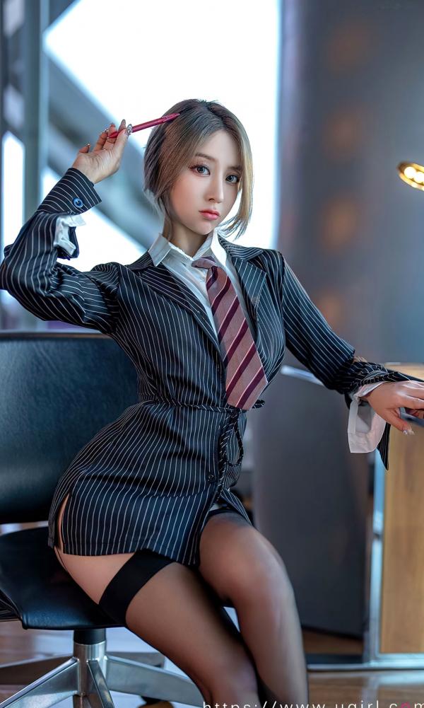    UGirlsApp尤果圈-2702-筱慧-《职场OL诱惑：西装配黑丝》办公室制服风情写真第12张图片