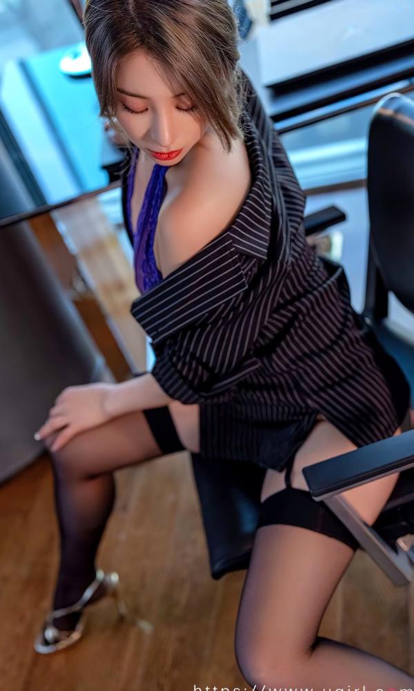    UGirlsApp尤果圈-2702-筱慧-《职场OL诱惑：西装配黑丝》办公室制服风情写真第15张图片