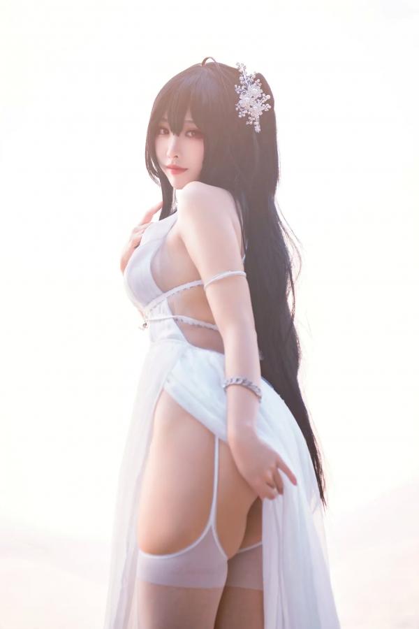    宫本桜 - 碧蓝航线大凤婚纱COS，海边白色礼服性感长腿美图，诱惑丝袜角色扮演写真[32P]第6张图片
