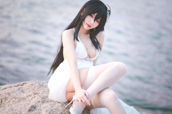    宫本桜 - 碧蓝航线大凤婚纱COS，海边白色礼服性感长腿美图，诱惑丝袜角色扮演写真[32P]第14张图片