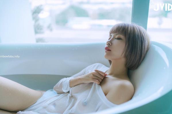    JVID果宝宝写真：浴室湿身诱惑与卧室居家私房，极致全裸特写呈现艺术美感，带来沉浸式感官刺激享受第57张图片
