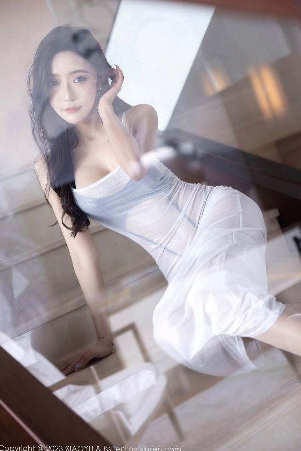 王馨瑶   XiaoYu语画界-王馨瑶yanni：现代家居内衣私房，轻透白纱勾勒极品美腿，冷艳性感绝美大片第44张图片