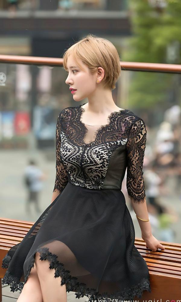    UGirls尤果圈笑笑ins风清新写真，少女感白T热裤与连体衣的纯欲诱惑，大尺度无圣光美图第19张图片