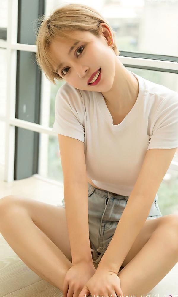    UGirls尤果圈笑笑ins风清新写真，少女感白T热裤与连体衣的纯欲诱惑，大尺度无圣光美图第30张图片