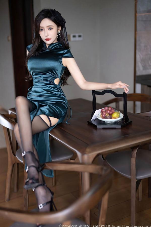 王馨瑶   XiaoYu语画界-1048-王馨瑶Yanni-暗绿色旗袍配黑丝诱惑-极品美腿性感女神-无圣光大尺度唯美写真-2023.06.13第38张图片