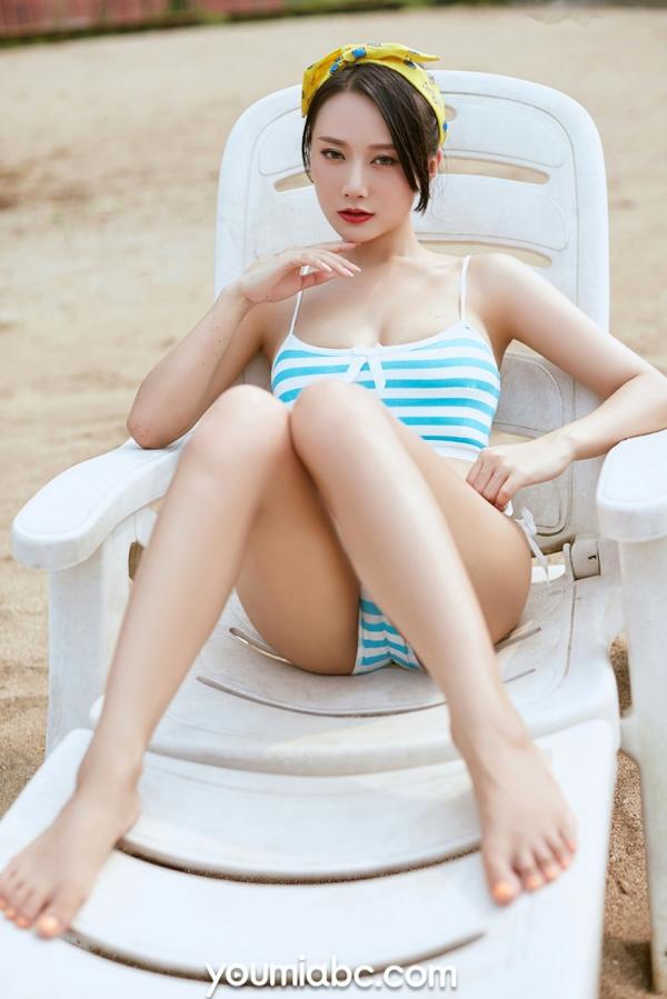    YouMi尤蜜-2019.11.09-何嘉颖-《沙滩邂逅》写真，性感比基尼秀诱人曲线，海边泳装风格，展现撩人女神魅力。第23张图片