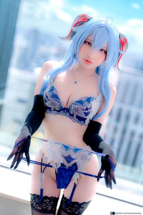    Fantasy-Factory-小丁Ding甘雨角色扮演私房照-高空落地窗精致蕾丝内衣性感写真第32张图片