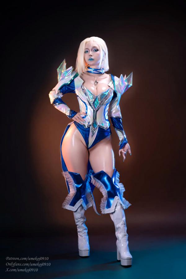    Umeko J - Emma Frost 二次元角色扮演，身穿性感金属战衣化身冷艳白皇后，大尺度视觉盛宴。[100P]第4张图片