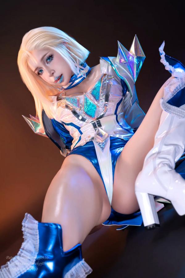    Umeko J - Emma Frost 二次元角色扮演，身穿性感金属战衣化身冷艳白皇后，大尺度视觉盛宴。[100P]第15张图片