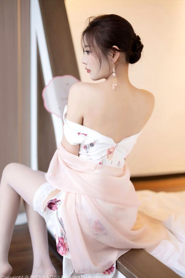 杨晨晨 sugar小甜心CC  XiaoYu语画界1046期：杨晨晨Yome精致茶艺风私房写真，性感内衣搭配蕾丝长筒袜，曼妙曲线极致诱惑，高清无圣光定格唯美瞬间第25张图片