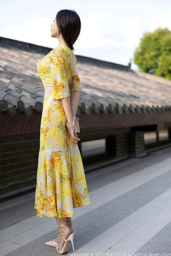 王馨瑶   XiaoYu语画界-1043-王馨瑶yanni-贵州时尚旅拍-黄色碎花长裙诱惑-室内室外私房写真-高颜值气质美女-性感大尺度-无圣光第4张图片