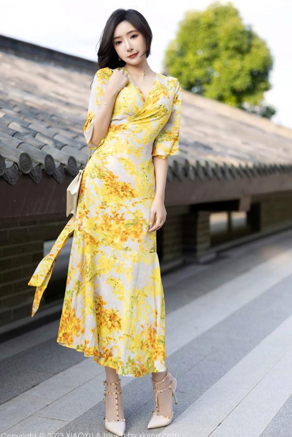 王馨瑶   XiaoYu语画界-1043-王馨瑶yanni-贵州时尚旅拍-黄色碎花长裙诱惑-室内室外私房写真-高颜值气质美女-性感大尺度-无圣光第6张图片