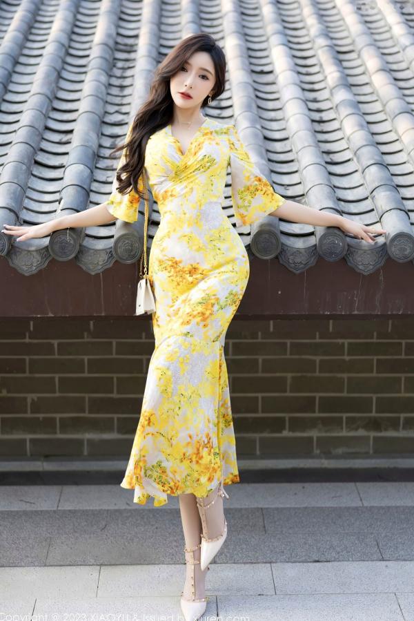 王馨瑶   XiaoYu语画界-1043-王馨瑶yanni-贵州时尚旅拍-黄色碎花长裙诱惑-室内室外私房写真-高颜值气质美女-性感大尺度-无圣光第7张图片
