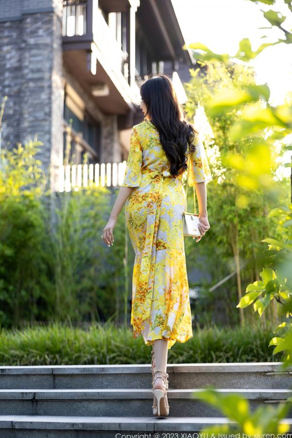 王馨瑶   XiaoYu语画界-1043-王馨瑶yanni-贵州时尚旅拍-黄色碎花长裙诱惑-室内室外私房写真-高颜值气质美女-性感大尺度-无圣光第11张图片