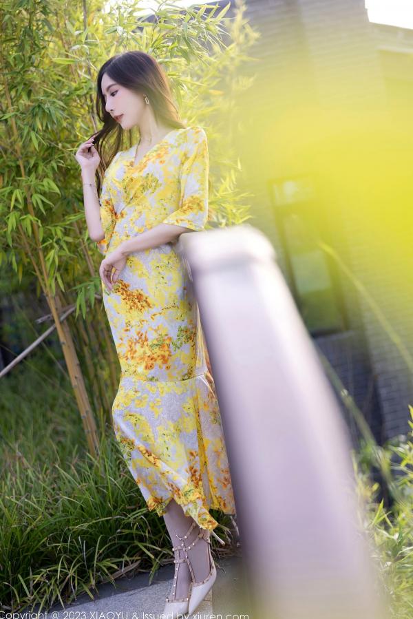 王馨瑶   XiaoYu语画界-1043-王馨瑶yanni-贵州时尚旅拍-黄色碎花长裙诱惑-室内室外私房写真-高颜值气质美女-性感大尺度-无圣光第13张图片