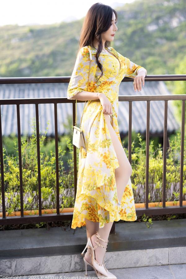 王馨瑶   XiaoYu语画界-1043-王馨瑶yanni-贵州时尚旅拍-黄色碎花长裙诱惑-室内室外私房写真-高颜值气质美女-性感大尺度-无圣光第16张图片